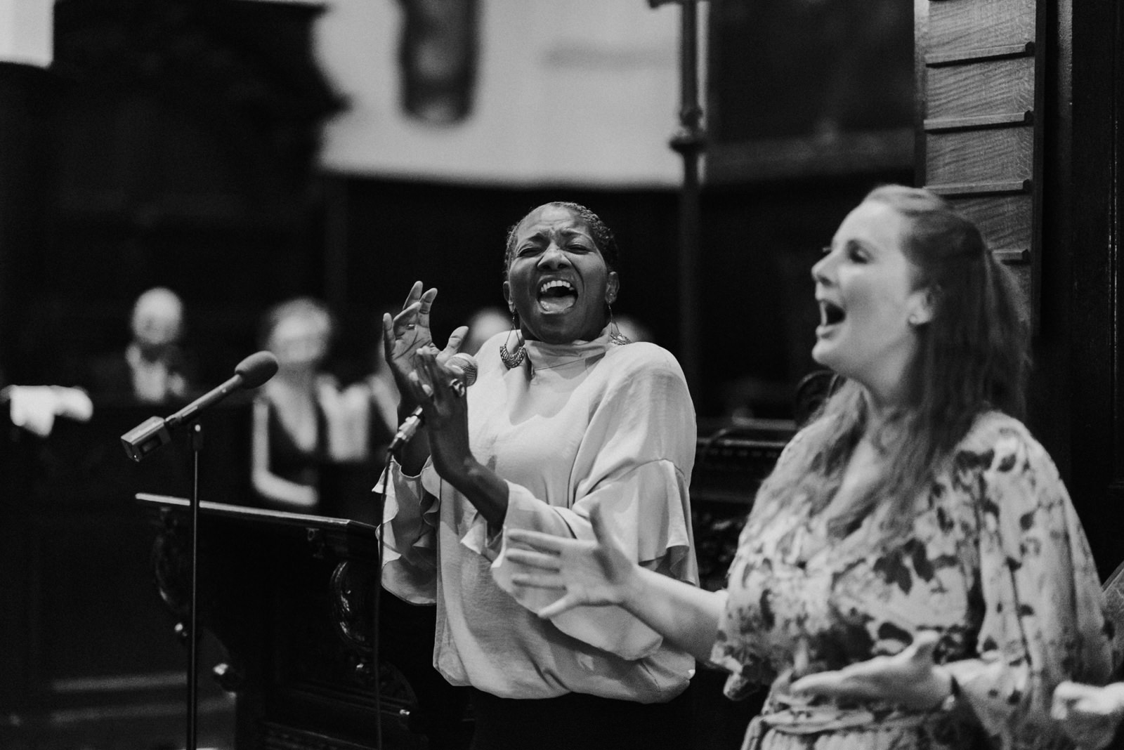 gospel singing at wedding ceremony