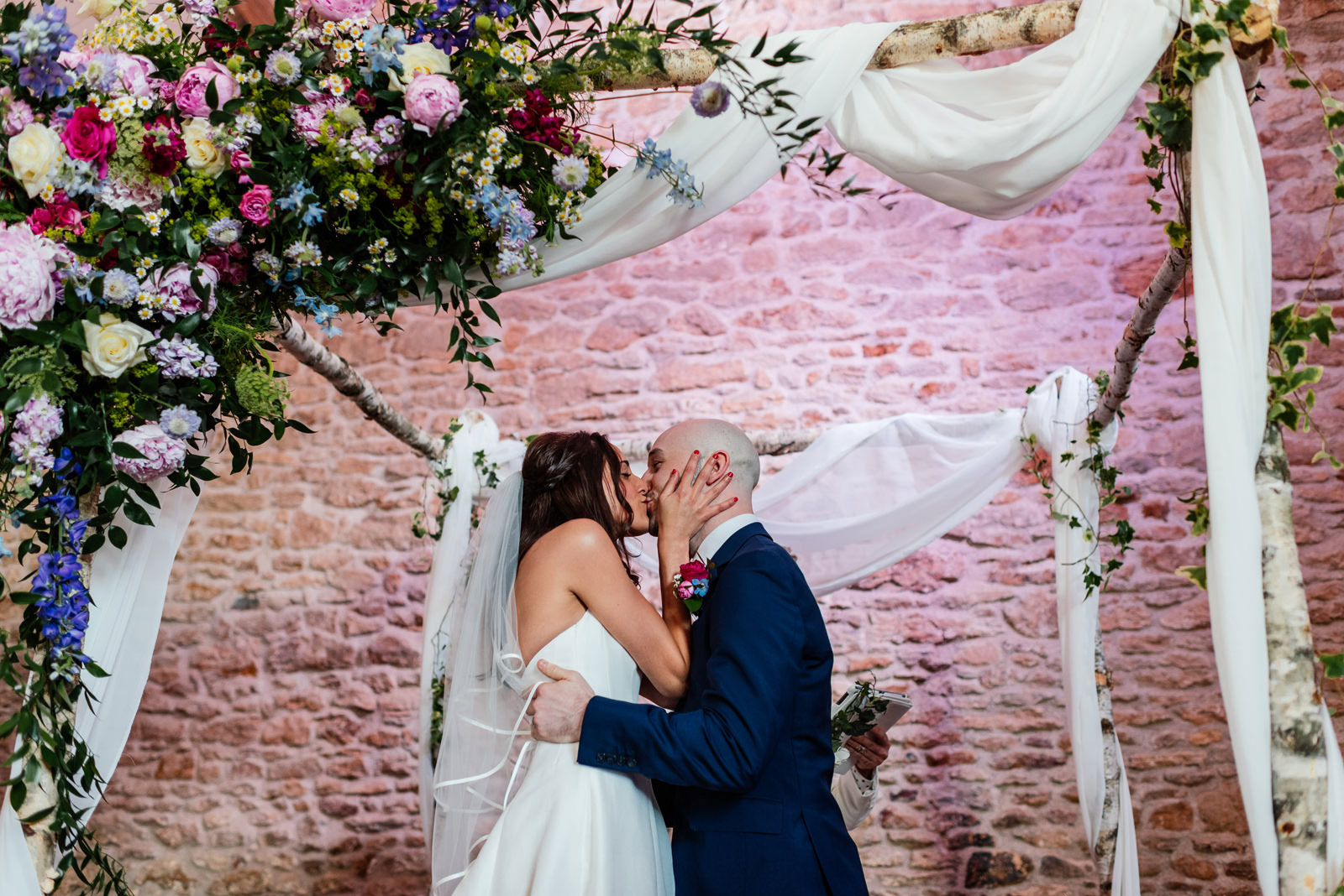 first kiss at jewish wedding