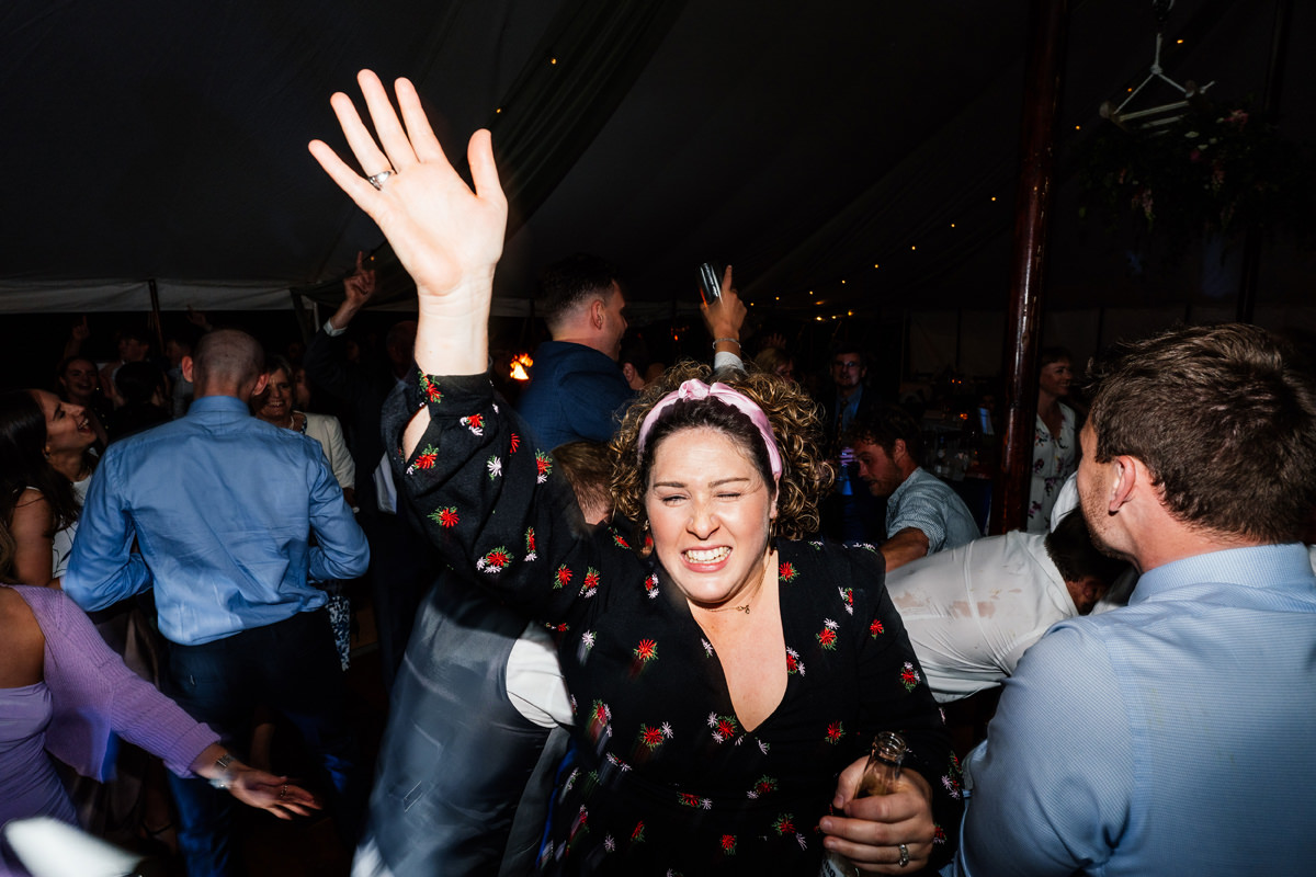 wedding guest throwing shapes